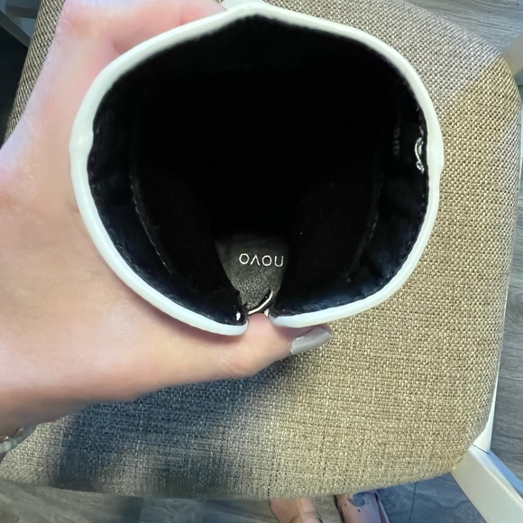 Novo white zippered boots - Picture 6 of 11